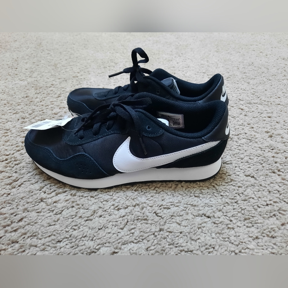 Nike MD running shoes women size 7.